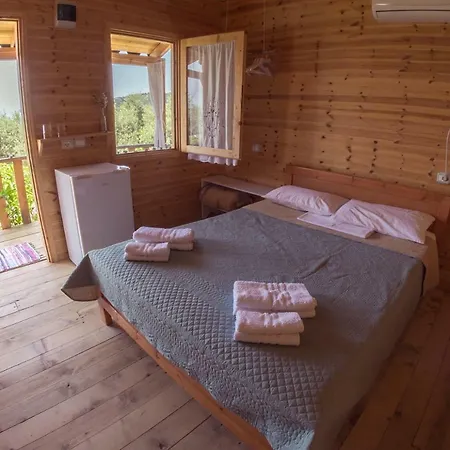 Kamp alanı Scala Bungalows Himarë